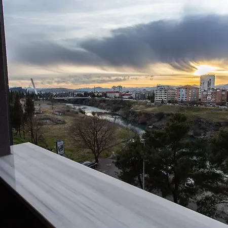 Lina - Pg, Riverside * Podgorica