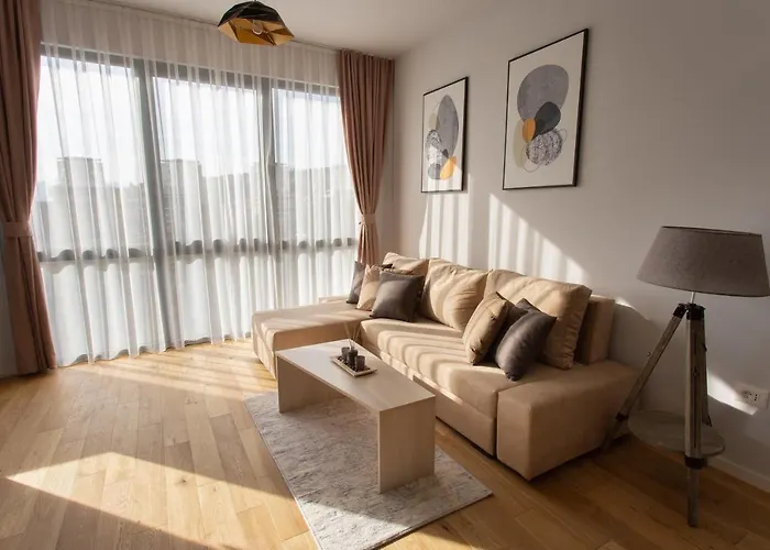 Lina - Pg, Riverside *