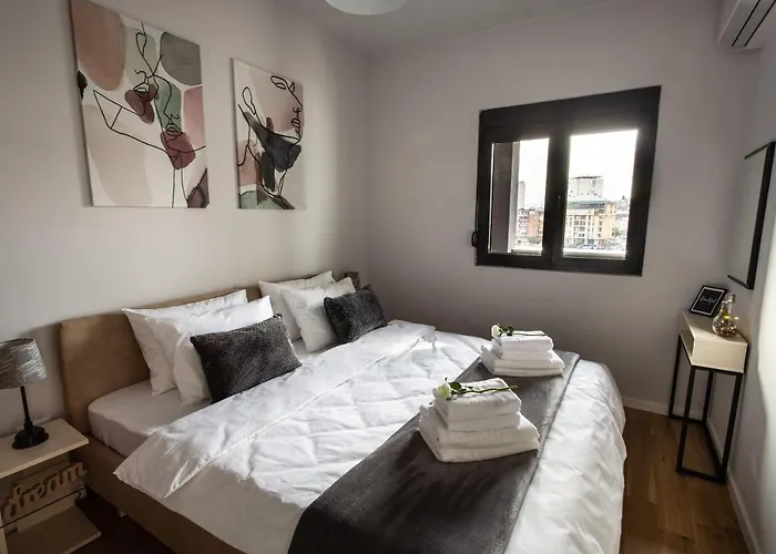 Lina - Pg, Riverside