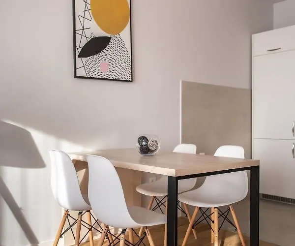 Lina - Pg, Riverside *