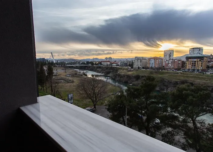 Lina - Pg, Riverside * Podgorica