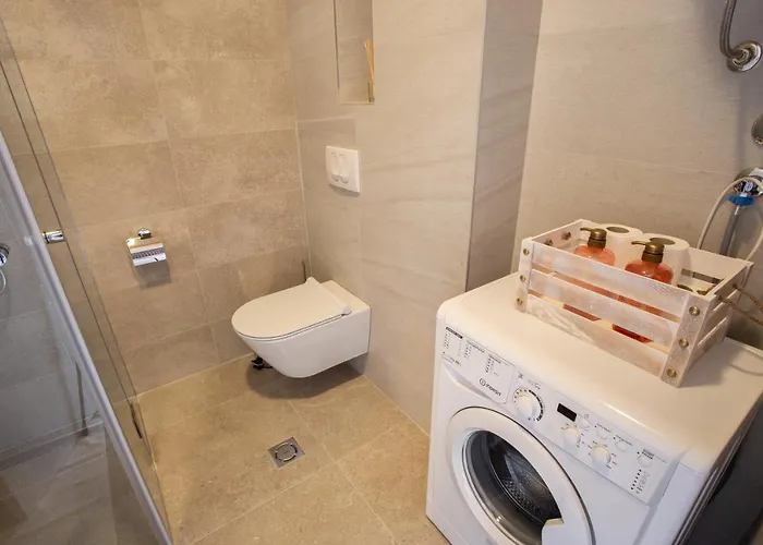 Lina - Pg, Riverside Podgorica