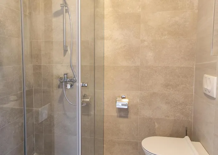 Lina - Pg, Riverside Apartment *